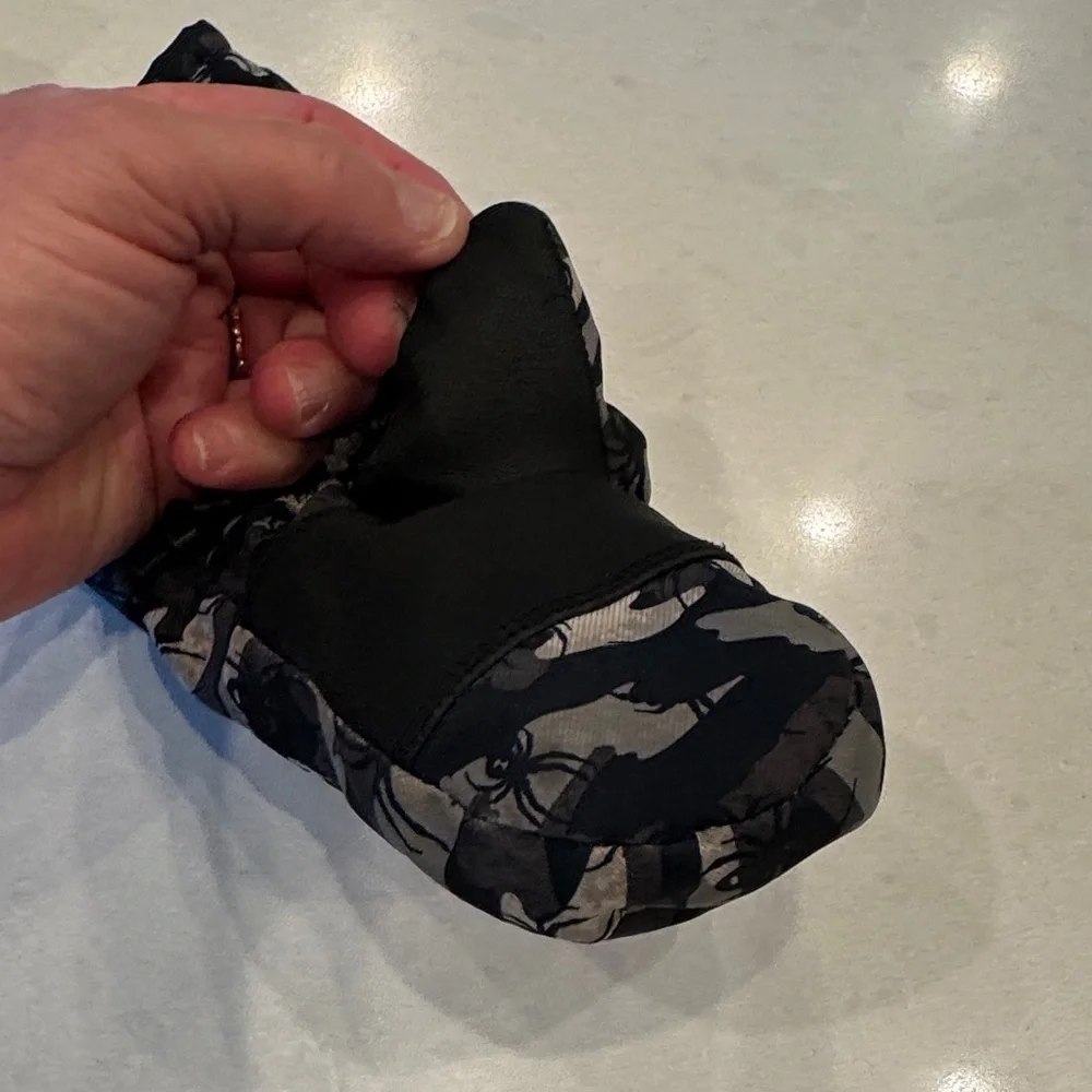 Spyder Kids Camouflage Spider Mittens - Black and Gray